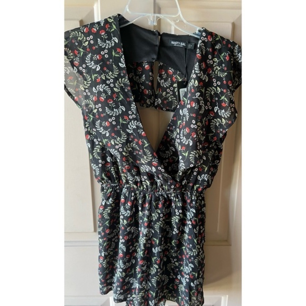 Nasty Gal Black Ditzy Floral Open Back Playsuit Romper Cottagecore NWT 8 #1137 - Picture 2 of 6
